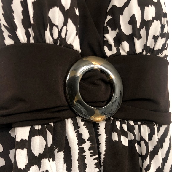 ⭐️ANIMAL PRINT HALTER TOP⭐️ Size S - Picture 5 of 6